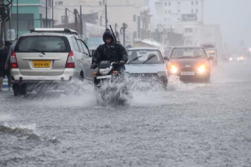 கனமழை காரணமாக 11 மாவட்ட பள்ளி,கல்லுாரிகளுக்கு நாளை விடுமுறை அறிவிப்பு