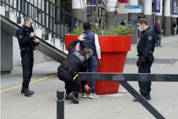 பிரான்ஸில் இலங்கையர் ஒருவர் அதிரடி கைது! சிக்கிய மர்ம பொருள்