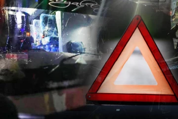 கட்டுநாயக்க பகுதியில் அதிசொகுசு பேருந்து விபத்து: இருவர் பலி