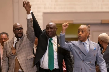 எங்களால் மீண்டும் சுவாசிக்க முடிகிறது: ஜார்ஜ் ஃப்ளாய்ட் குடும்பம் உருக்கம்