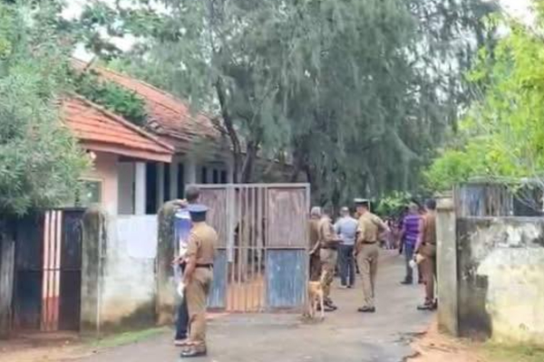 அவுஸ்திரேலிய முதலீட்டாளரை ஏமாற்றி 18 கோடி சுருட்டிய இருவர் கைது | Couple Cheated Migrant Investor Out Of Rs 18 Crore அவுஸ்திரேலிய முதலீட்டாளரை ஏமாற்றி 18 கோடி சுருட்டிய இருவர் கைது | Couple Cheated Migrant Investor Out Of Rs 18 Crore