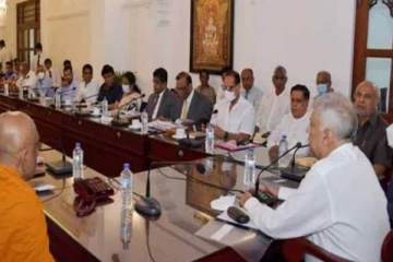 ரணிலுக்கு எதிராக அனைத்து கட்சிக் கூட்டத்தில் எடுக்கப்பட்ட அதிரடி முடிவு!