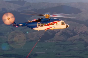 பூமியில் விழும் ராக்கெட்டை ஹெலிகாப்டர் மூலம் மீட்கும் சோதனை வெற்றி!!