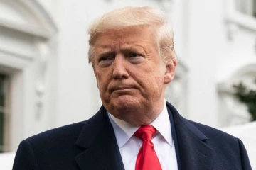 அமெரிக்க நீதிமன்றத்தில் வழக்கு தாக்கல் செய்துள்ள டொனால்ட் டிரம்ப்