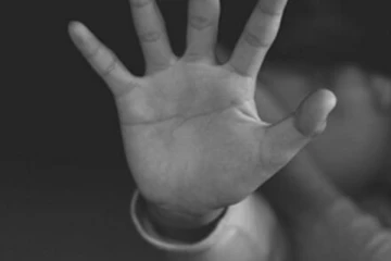 වසර 12කට පෙර දැරියක් අප-යෝජනය කළ පුද්ගලයෙකුට අධිකරණයෙන් දුන් තීන්දුව