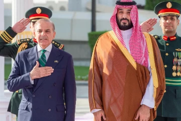 ඉරානයට පාකිස්ථානයෙනුත් රතු එළි - සෞදි අරාබියට ගැහුවොත් ඉරාන යුද්ධයට පාකිස්ථානය සම්බන්ධ වීම නවත්වන්න බැරි වෙයි