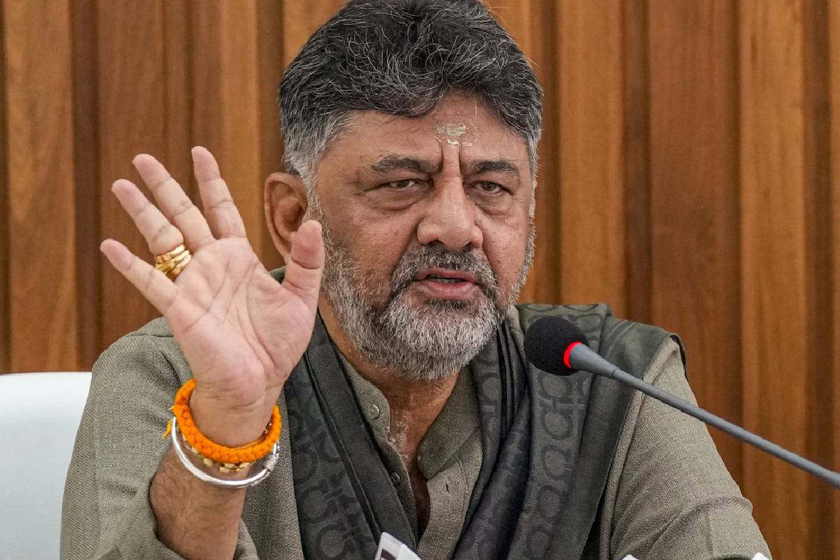 கர்நாடகா செல்ல உள்ள முதல்வர் விஜய் - 14 ஆண்டுகளுக்கு பின் நேரடி பேச்சுவார்த்தை | Cm Vijay To Visit Karnatka On 3 Aug Meet Cm