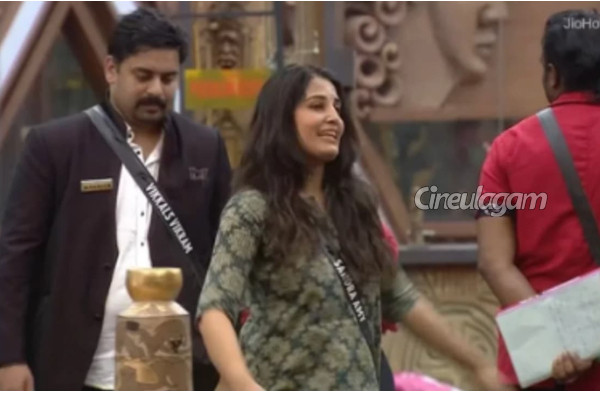 தந்திரமாக டாஸ்கை வென்ற சாண்ட்ரா, அடுத்து என்ன?.. சூடுபிடிக்கும் பிக் பாஸ் சீசன் 9! | Bigg Boss Show Next Promo Goes Viral தந்திரமாக டாஸ்கை வென்ற சாண்ட்ரா, அடுத்து என்ன?.. சூடுபிடிக்கும் பிக் பாஸ் சீசன் 9! | Bigg Boss Show Next Promo Goes Viral