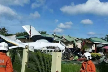 பிரேசிலில் நடுவானில் திடீரென வெடித்து சிதறிய விமானம்: 5 பேர் பலி