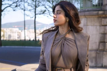 ஸ்ரீதேவி மகள் ஜான்வி கபூரின் ரீசெண்ட் போட்டோஷூட்...