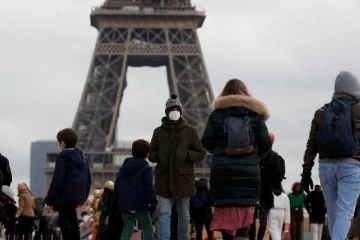 பிரபல நாட்டில் ஒரே நாளில் 3 லட்சத்திற்கும் அதிகமானோருக்கு கொரோனா! அச்சத்தில் மக்கள்