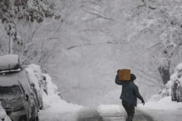 හිම කුණාටු හේතුවෙන් 38ක් ජිවිතක්ෂයට.. (විදෙස්)