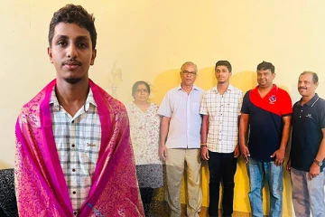 மாவட்ட ரீதியில் முதலிடம் பெற்ற மட்டக்களப்பு மிக்கேல் கல்லூரி மாணவனுக்கு கௌரவிப்பு