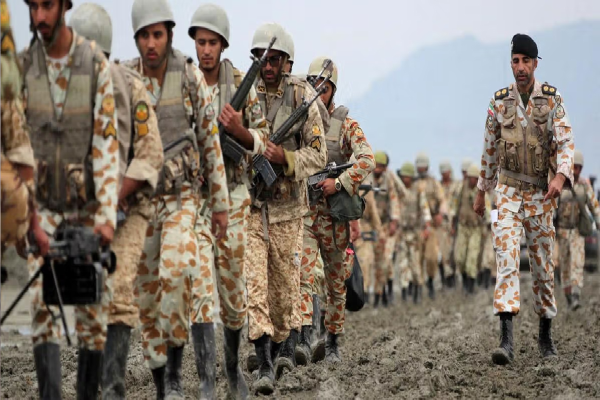 கருணை என்ற பேச்சுக்கே இடமில்லை : ஈரான் இராணுவத்தளபதியின் இரக்கமற்ற உத்தரவு | Iran Army Chief Orders No Quarter