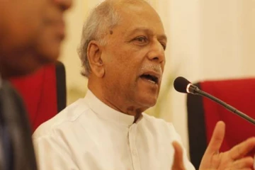 விடுதலைப் புலிகளின் தலைவரின் பெயரை வைத்து அரசியல் பிழைப்பு நடத்தாதீர்கள்: தினேஷ் குணவர்த்தன
