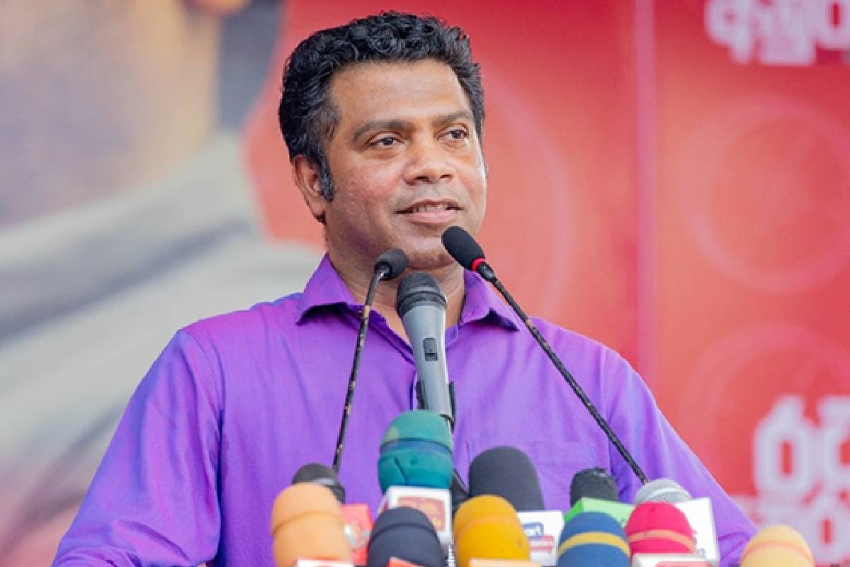 இலங்கை கடல் எல்லைக்குள் ஈரானியக் கப்பல்கள் நுழைந்ததா..! நளிந்த ஜயதிஸ்ஸ வெளியிட்ட தகவல் | No Official Information Yet Arrival Iranian Ships இலங்கை கடல் எல்லைக்குள் ஈரானியக் கப்பல்கள் நுழைந்ததா..! நளிந்த ஜயதிஸ்ஸ வெளியிட்ட தகவல் | No Official Information Yet Arrival Iranian Ships