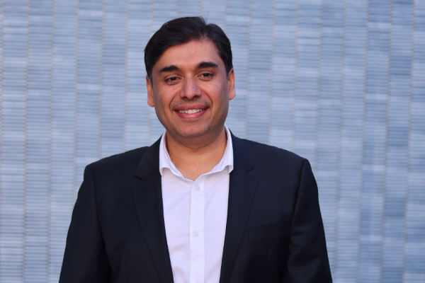 படித்த கல்லூரிக்கு ரூ.100 கோடி நன்கொடை - இந்தியாவிலே முதல் முறை | Iit Kanpur 2000 Batch Donate 100Cr To Almameter