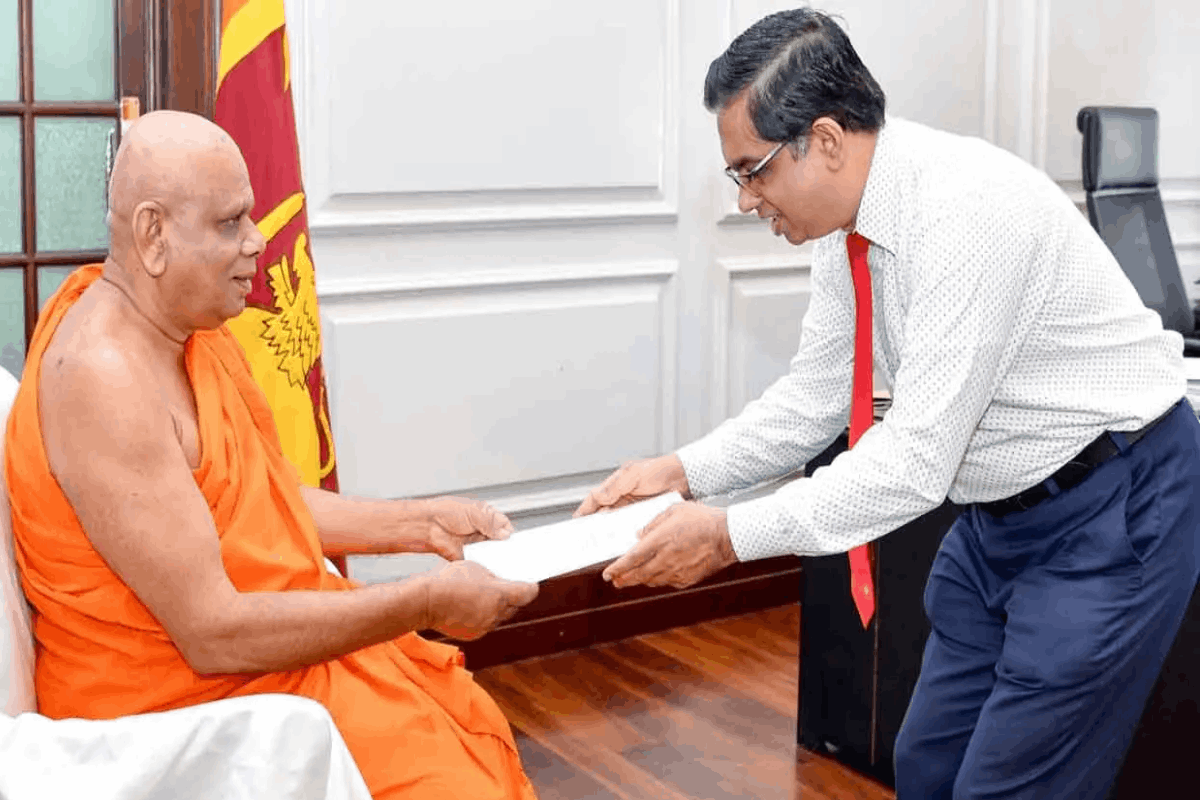 கல்லெல்லே சுமநசிரி தேரருக்கு ஜனாதிபதி வழங்கியுள்ள முக்கிய பதவி | Sumanasiri Thera Chancellor Sabaragamuwa Uni