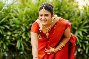 அர்ஜுன் ரெட்டி நடிகை ஷாலினி பாண்டேவா இது..! சிறு வயதில் எப்படி இருக்கிறார் பாருங்க