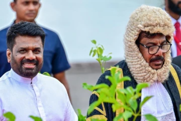 சபாநாயகரின் பதவியை விலகலை ஏற்றார் ஜனாதிபதி