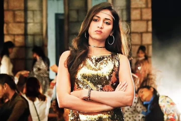 ராக்கி பாய் மனைவி நடிகை ஸ்ரீநிதி ஷெட்டியா இது..! நீச்சல் உடையில் அவர் கொடுத்த போஸ்