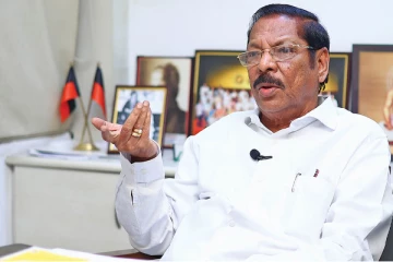 இன்றைக்கு நாய் கூட பி.ஏ பட்டம் வாங்குகிறது; திராவிட இயக்கம் போட்ட பிச்சை - ஆர்.எஸ்.பாரதி சர்ச்சை பேச்சு