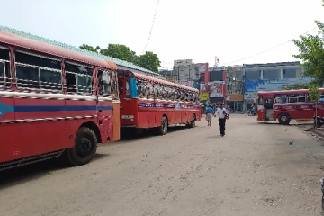 யாழில் வழமைக்கு திரும்பியுள்ள போக்குவரத்து சேவைகள் (Photo)