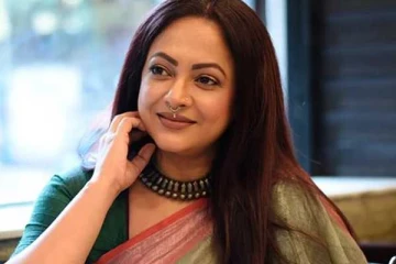 ஓட்டல் ரூமுக்கு அழைத்து தகாதமுறையில் தொட்ட இயக்குநர் ரஞ்சித்!! 48 வயது நடிகை ஸ்ரீலேகா மித்ரா..