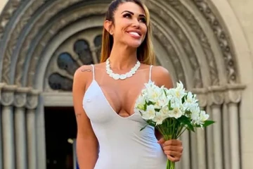 தன்னை தானே விவாகரத்து செய்து கொண்ட பெண்! வினோத சம்பவம்