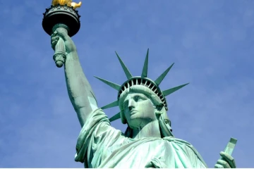 அமெரிக்காவிற்கு பிரான்ஸ் பரிசாக வழங்கிய சுதந்திர தேவி சிலை.. 137 ஆண்டுகள் நிறைவு