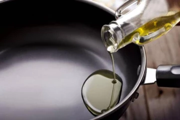 சமையலுக்கு இந்த 5 எண்ணெய்களை மட்டும் பயன்படுத்தாதீர்கள்- உயிருக்கே ஆபத்தாகிவிடும்