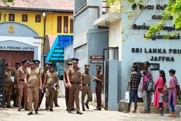 யாழ். சிறைச்சாலையில் குவிக்கப்பட்டுள்ள பாதுகாப்பு படையினர்