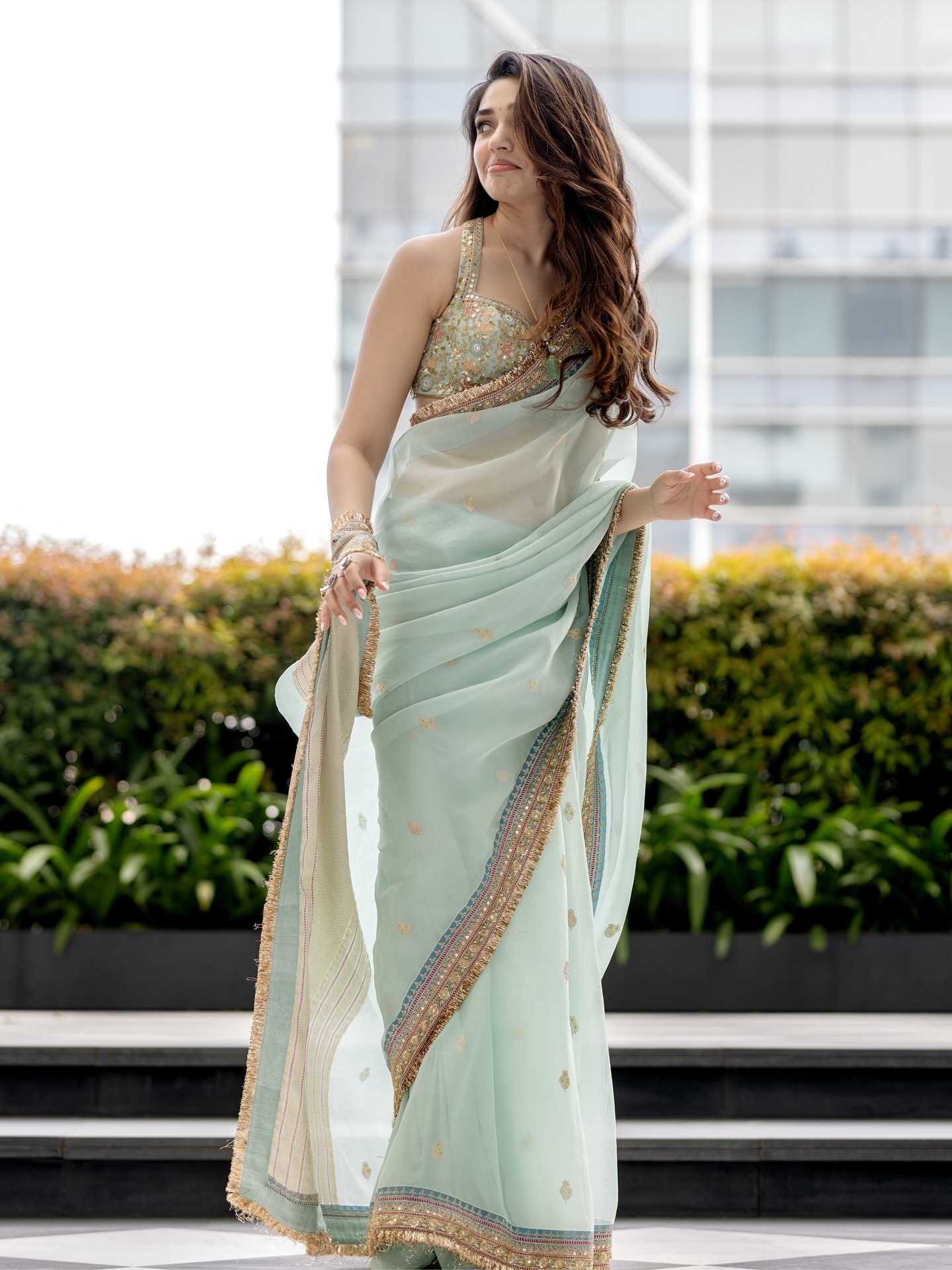 க்ரித்தி ஷெட்டி சேலையில் அழகிய போட்டோஷூட் 7 Gallery