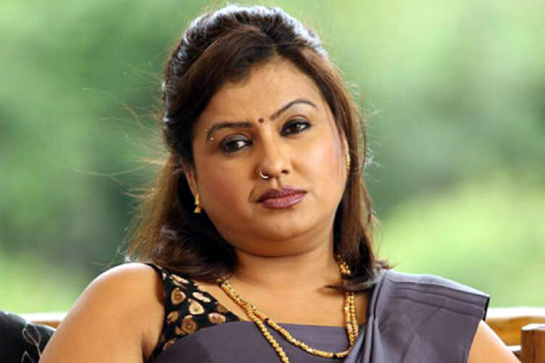 எனக்கு திருமணம் ஆகாமல் போக இது ஒன்று தான் காரணம்: நடிகை சோனா | Sona Reason For Not Marrying