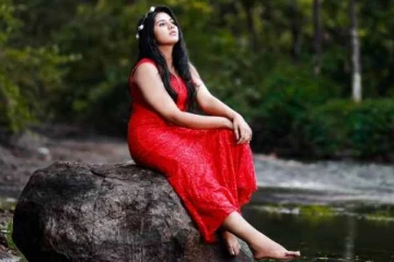 TRPயில் டாப்பில் இருக்கும் சிங்கப்பெண்ணே சீரியல் நடிகை மனீஷா புகைப்படங்கள்