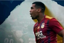 விளையாடிக்கொண்டிருக்கும் போதே உயிரிழந்த பிரேசில் கால்பந்து வீரர்!