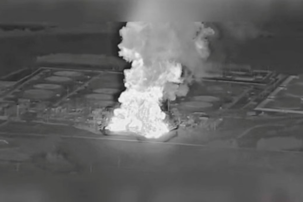 ரஷ்யாவை கதிகலங்க வைத்த உக்ரைனின் ட்ரோன் தாக்குதல் | Ukraine Claims Drone Strikes On Russian