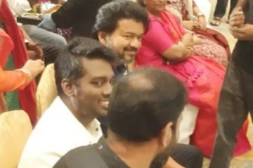 அட்லீ மனைவி வளைகாப்பு நிகழ்ச்சியில் விஜய்.. மும்பையில் இருந்து வெளியான புகைப்படங்கள்