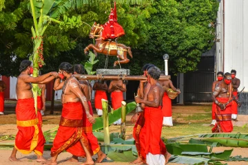 யாழ். நல்லூர் கந்தசுவாமி ஆலயத்தில் சிறப்பாக இடம்பெற்ற மானம்பூ உற்சவம்