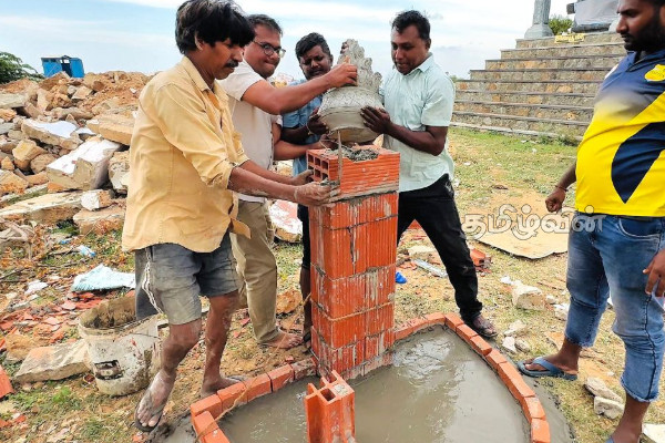 அணையா விளக்கு தூபியின் மீள் கட்டுமான பணிகள் ஆரம்பம் | Reconstruction Work Begins On The Chemmani Tower