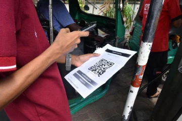 අද සිට ඉන්ධන නිකුත් කිරීම සඳහා QR ක්‍රමයක් - QR නැත්නම් ඉන්ධන නැහැ