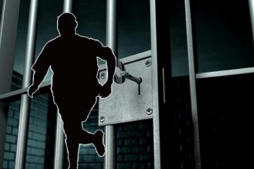 திறந்தவெளிச் சிறைச்சாலையில் இருந்து தப்பியோடிய கொலைக்குற்றவாளி