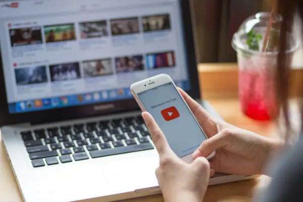 140 ஆண்டு நீளமுள்ள வீடியோ - யூடியூபில் உள்ள மர்மம் | Mysterious 140 Year Long Youtube Video Goes Viral