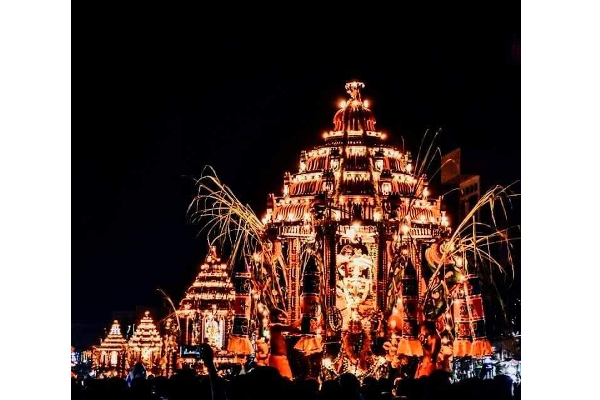 பஞ்சரதத்தில் பவனி வந்து பக்தர்களுக்கு காட்சியளித்த மாத்தளை முத்துமாரி அம்மன்!(Photos) | Pancharat Of Mathala Muthumari Amman