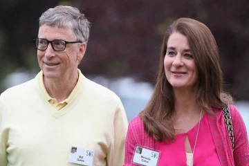 பில்கேட்ஸ் தன்னுடைய மனைவியை விவாகரத்து செய்ய இவர் தான் காரணமாம்!!!