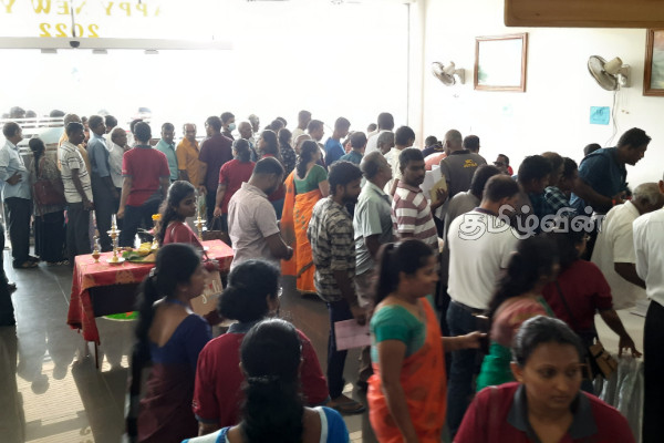 வடக்கில் ஆரம்பமாகியுள்ள நடமாடும் சேவை(Photos) | A Mobile Service Launched In The North