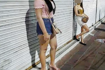 28 සහ 32 කේ තරුණියන් ජයටම කරගෙන ගිය දෙයක් අතේ මාට්ටු වෙයි..