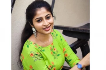 ஹோம்லி லுக்கில் அசத்தும் நாம் இருவர் நமக்கு இருவர் ஐஸ்வர்யா லேட்டஸ்ட் போட்டோஸ்..