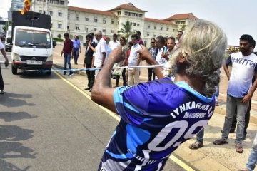 வியக்க வைக்கும் திறமையால் உலக சாதனையை நிகழ்த்திய யாழ்ப்பாண நபர்!