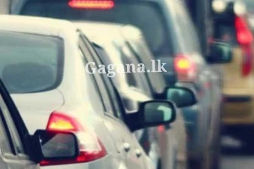 වාහන 12ක් එක්ක පාලමක් එකවරම කඩා වැටෙයි.. වාහන ගමනාගමනයත් නතර වෙලා.. වුණ දෙය මෙන්න..